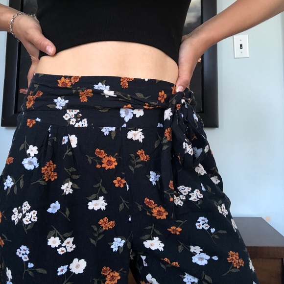 Navy loose pants with flower print - Picture 3 of 3